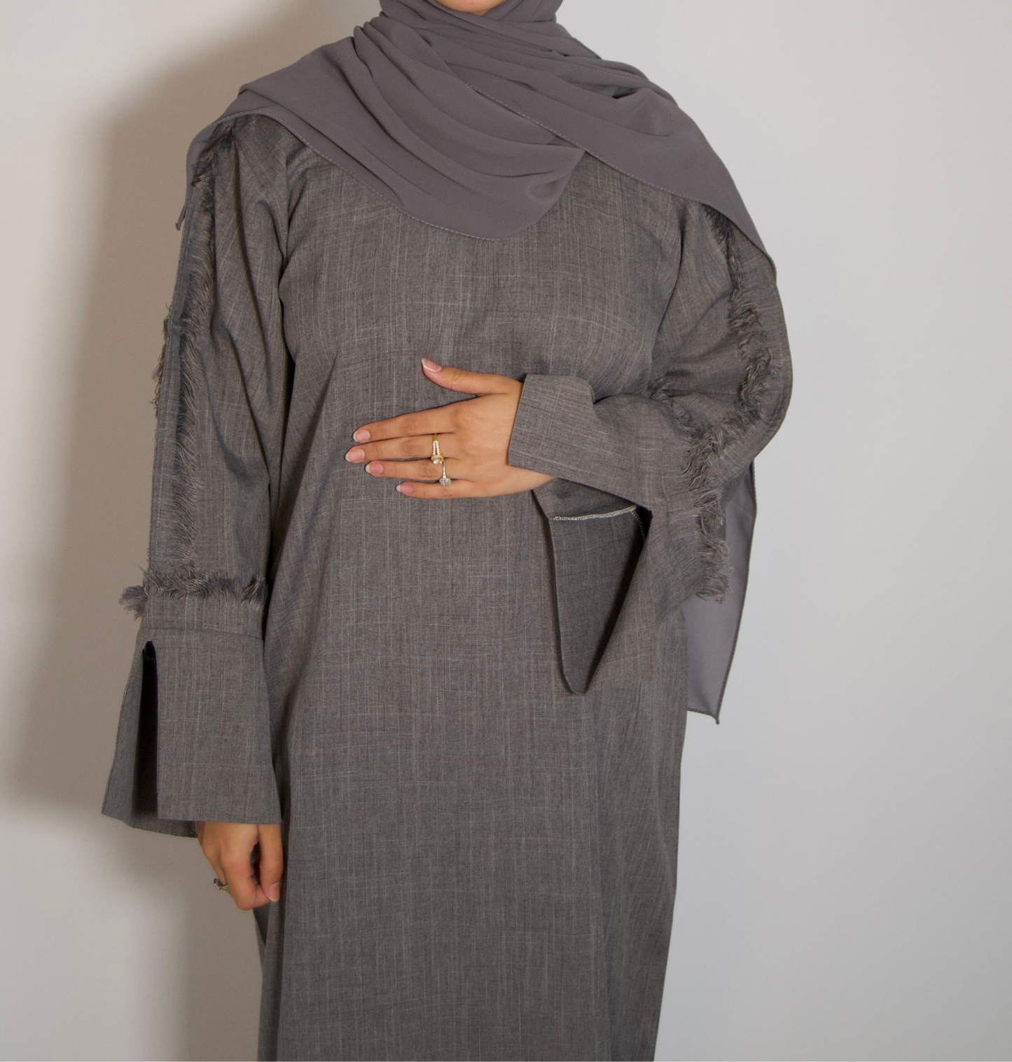 Haya Grey Linen Abāyah