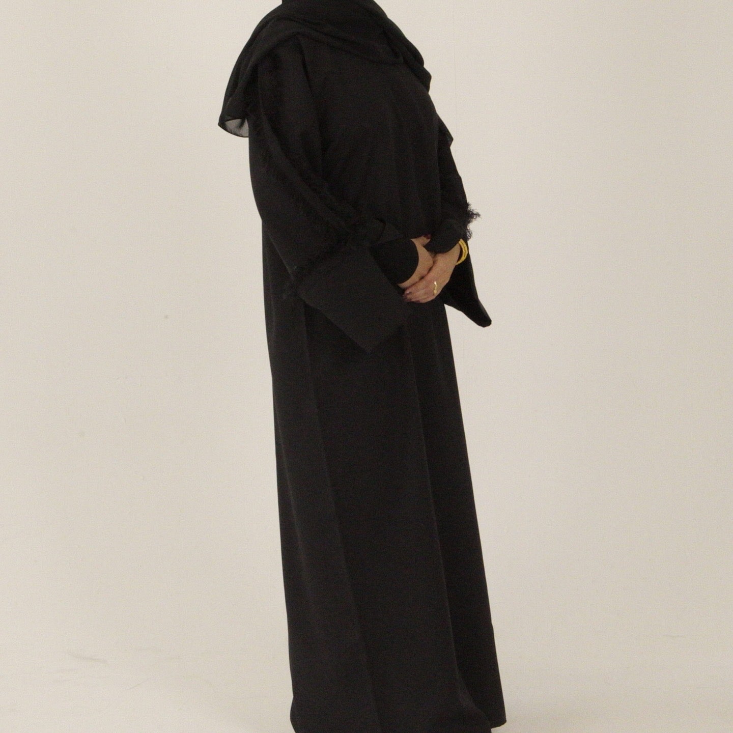 Haya Black Linen Abāyah