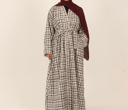 Hawa White Abāyah Coat
